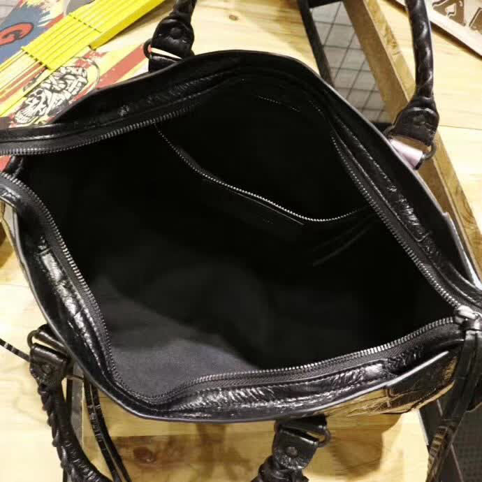 BALENCIAG巴黎世家 塗鴉機車包 QC059 爆裂紋羊皮 手提肩背斜挎包  BL1852